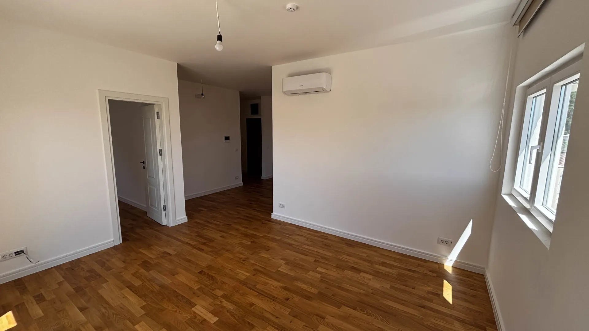 Prodaja, dvosoban stan, 61m², Sutomore, Bar