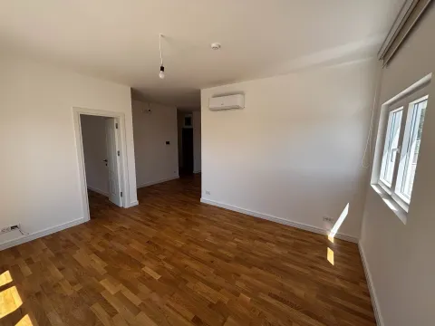Prodaja, dvosoban stan, 61m², Sutomore, Bar - image 7
