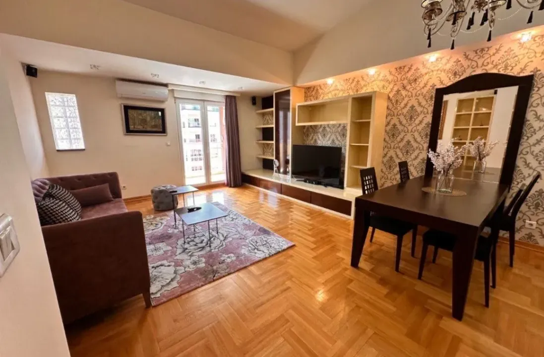 Izdavanje, dvosoban stan, 92m², City Kvart, Podgorica