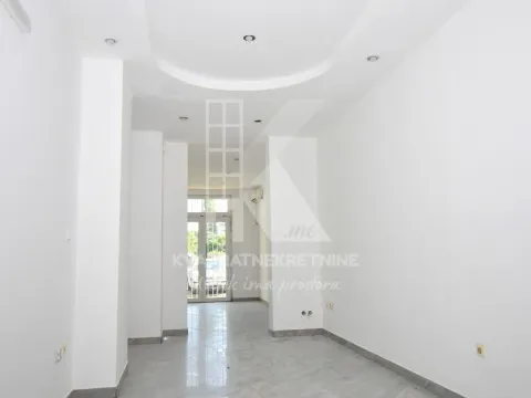 Izdavanje, poslovni prostor, 80m², Stari Aerodrom, Podgorica - image 2