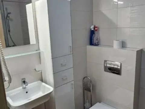 Izdavanje, jednosoban stan, 47m², City Kvart, Podgorica - image 9