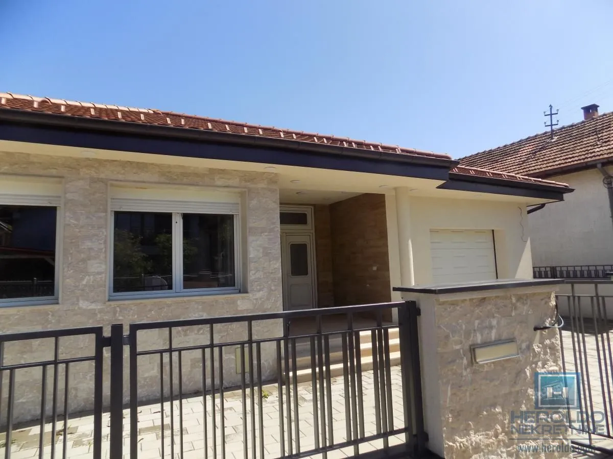 Prodaja, kuća, 192m², 4. juli, Paraćin