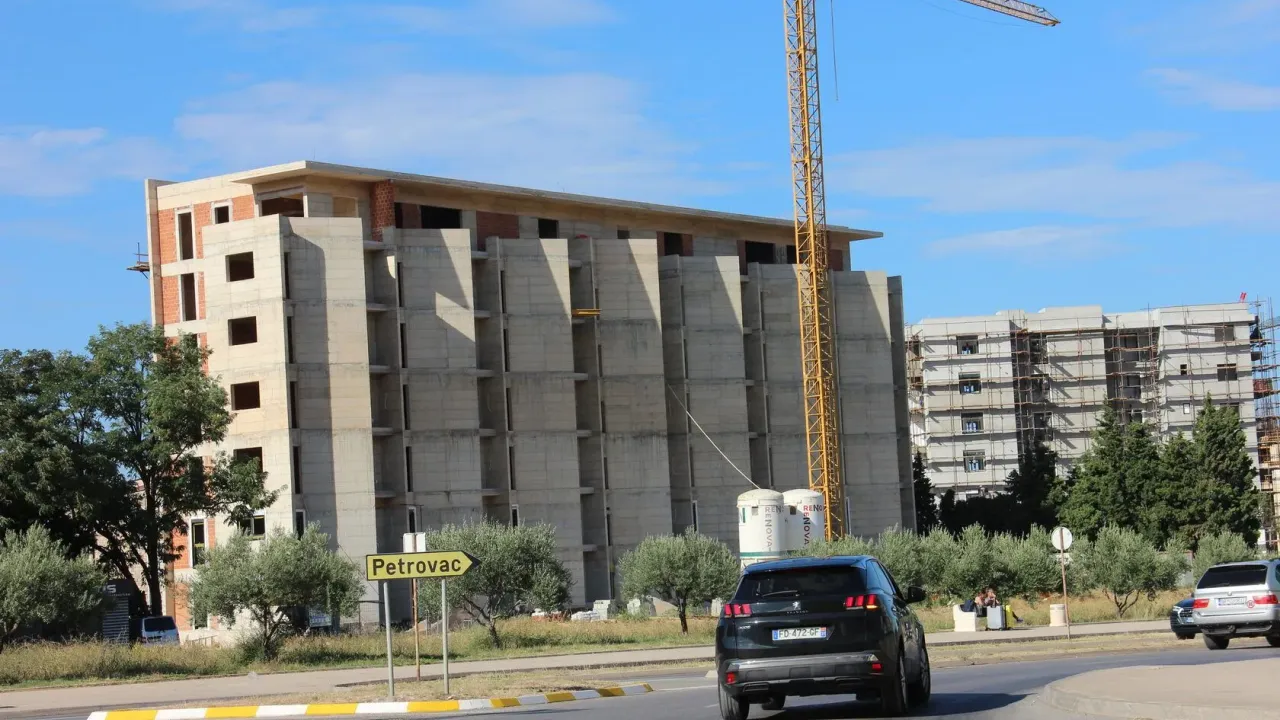 Sale, apartment, 6200m², Bar, Crna Gora