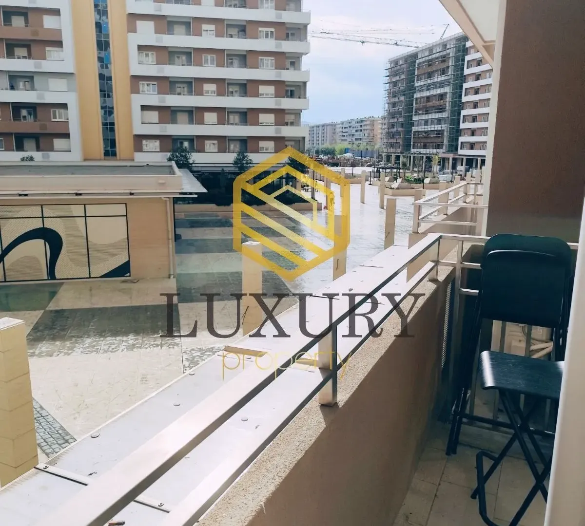Prodaja, jednosoban stan, 40m², Central Point, Podgorica