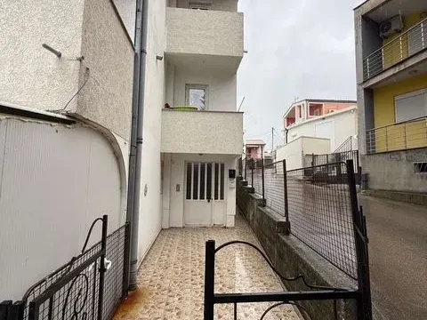 Rent, three bedroom apartment, 140m², Sutomore, Bar - image 9