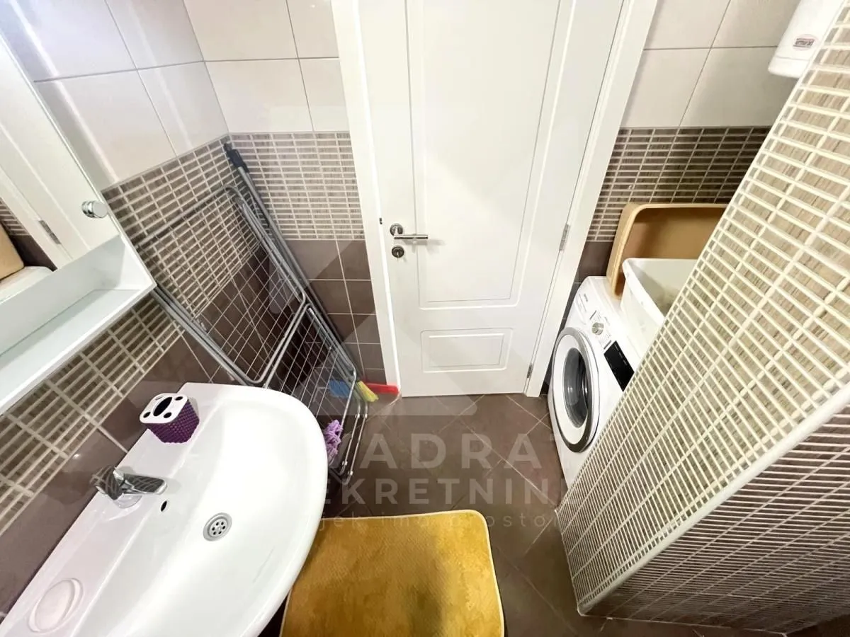 Izdavanje, jednosoban stan, 38m², Cvijetin Brijeg, Podgorica