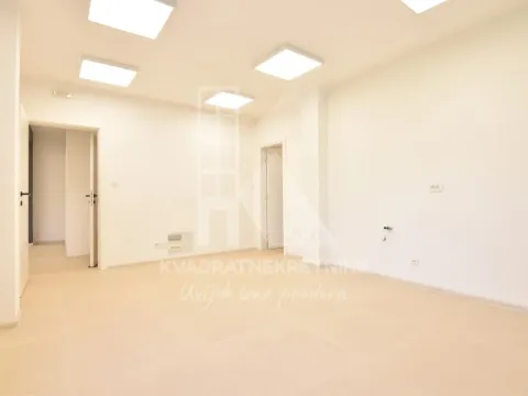 Rent, office space, 80m², Centar, Podgorica - image 4