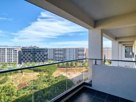 Rent, two bedroom apartment, 70m², Master Kvart, Podgorica - image 20
