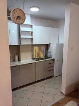 Izdavanje, dvosoban stan, 50m², Centar, Novi Sad - image 4