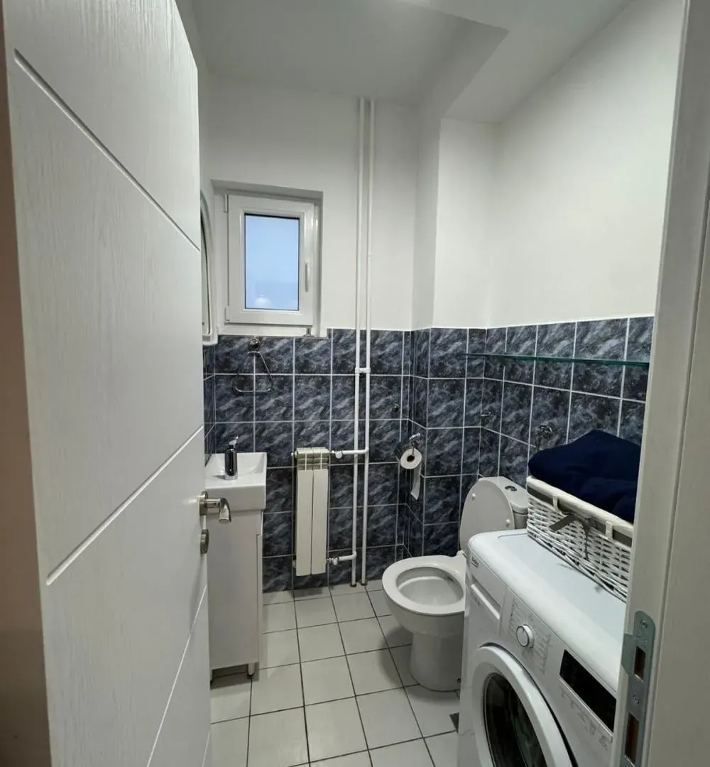 Rent, two bedroom apartment, 120m², Savski Venac, Beograd