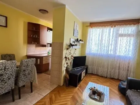 Izdavanje, jednosoban stan, 50m², Preko Morače, Podgorica - image 2