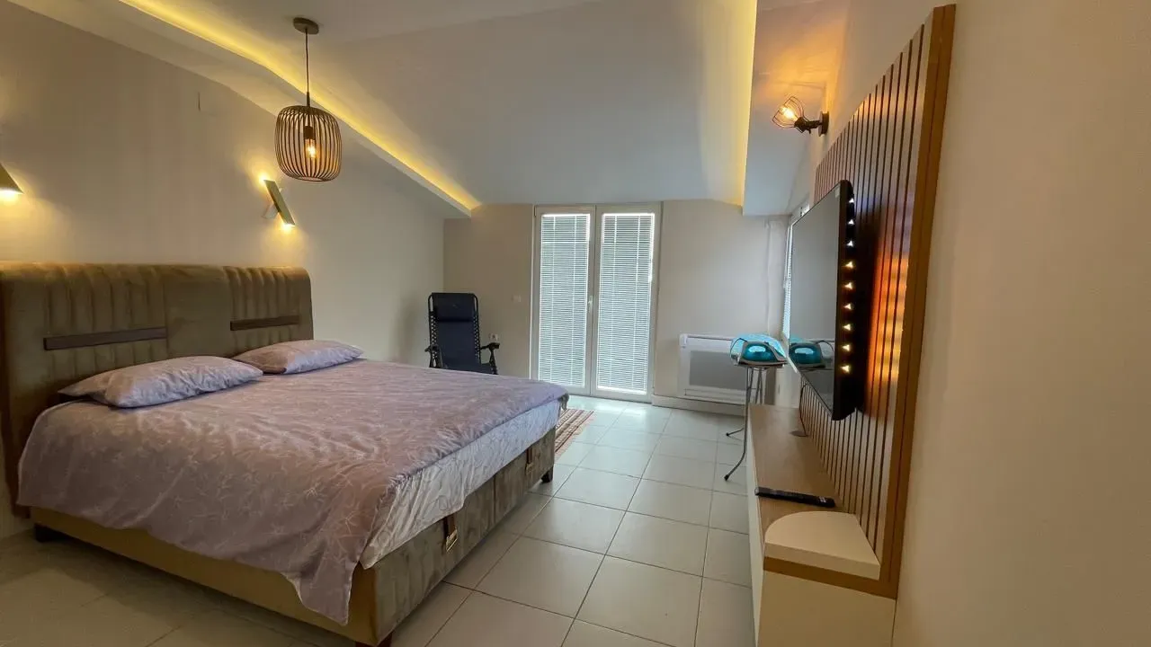 Izdavanje, garsonjera, 40m², Sveti Stefan, Budva