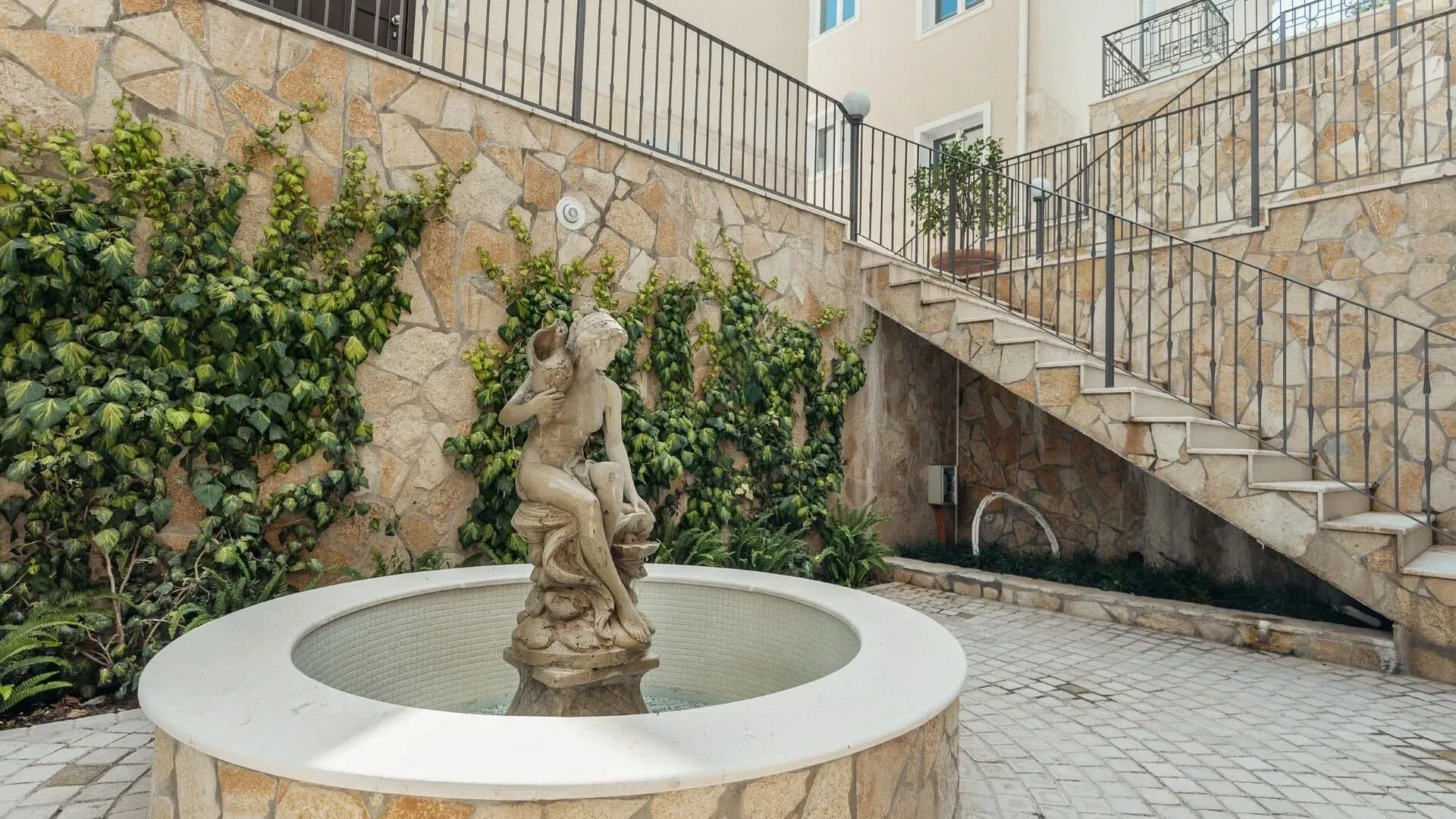 Prodaja, dvosoban stan, 134m², Đenovići, Herceg Novi