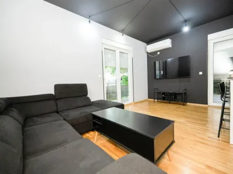 Izdavanje, jednosoban stan, 50m², Momišići, Podgorica - image 8