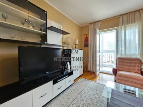 Izdavanje, garsonjera, 35m², Centar, Bar - image 3