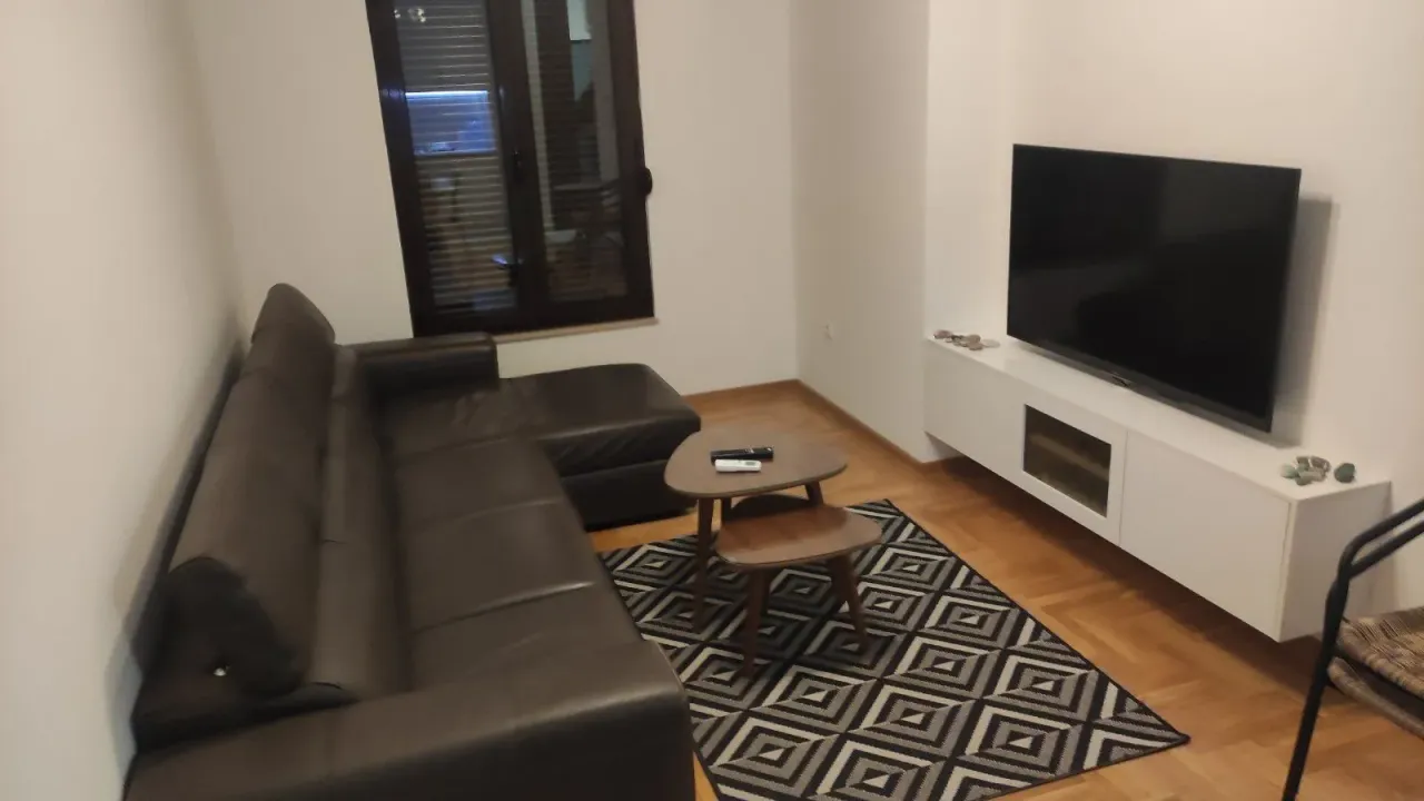 Rent, one bedroom apartment, 42m², Bečići, Budva