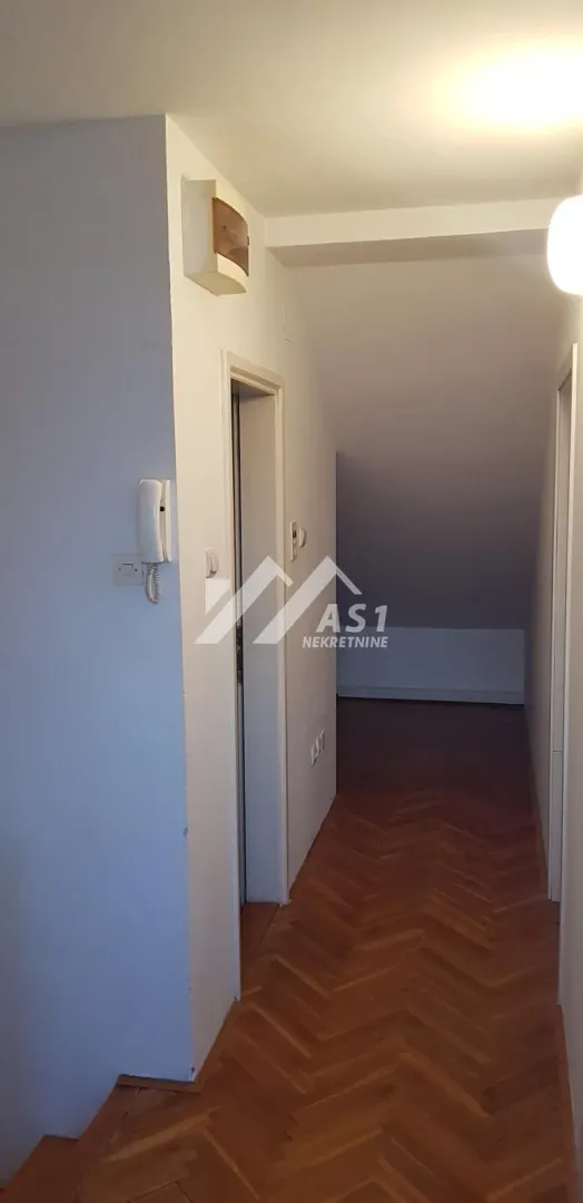 Izdavanje, trosoban stan, 54m², Grbavica, Novi Sad Sve Podlokacije