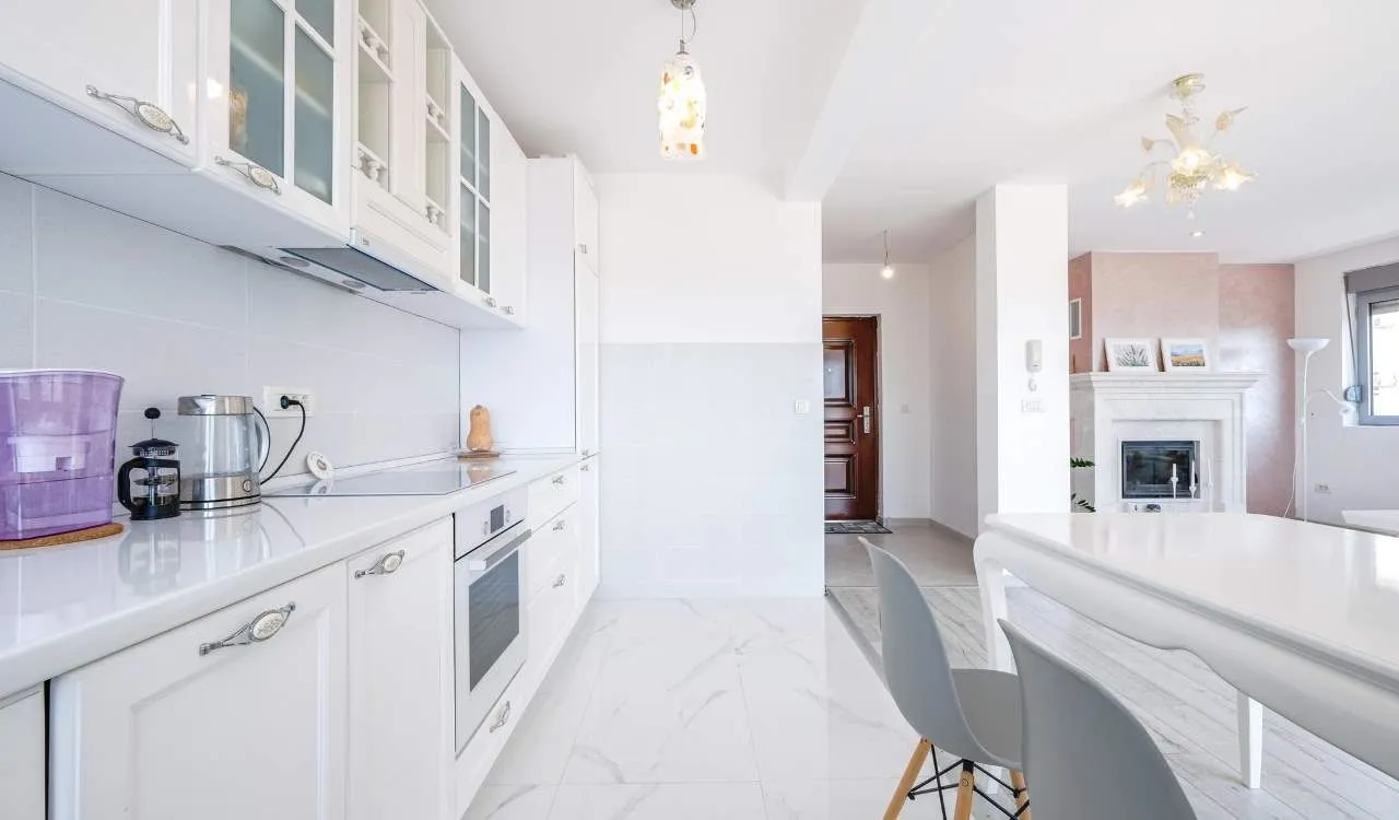 Prodaja, trosoban stan, 116m², Centar, Tivat