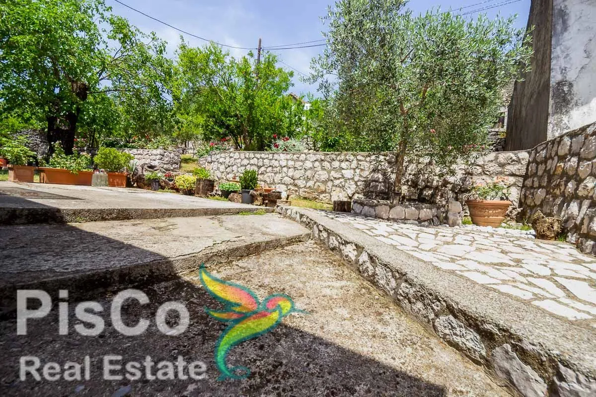 Prodaja, kuća, 250m², Danilovgrad, Crna Gora