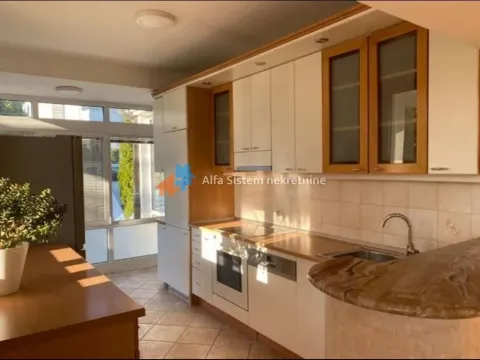 Rent, four bedroom apartment, 250m², Savski Venac, Beograd - image 20
