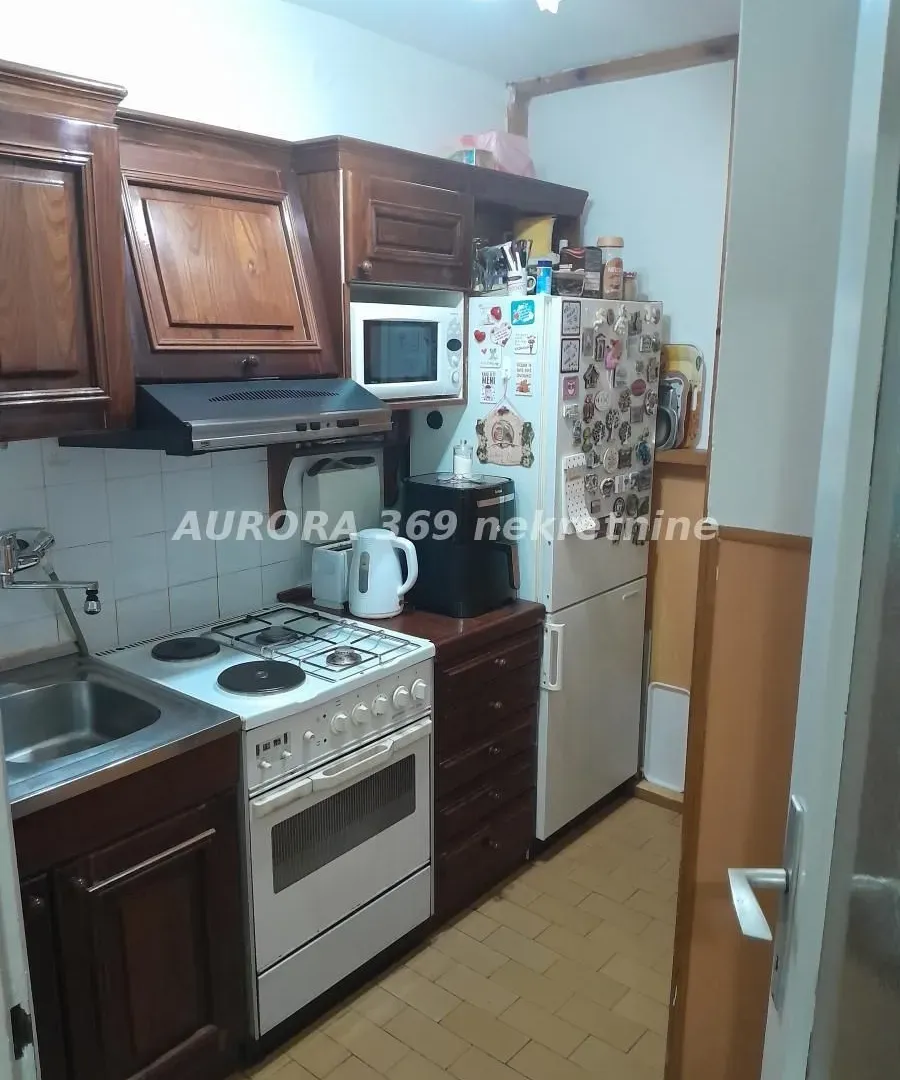 Prodaja, četvorosoban stan, 65m², Novo naselje, Novi Sad