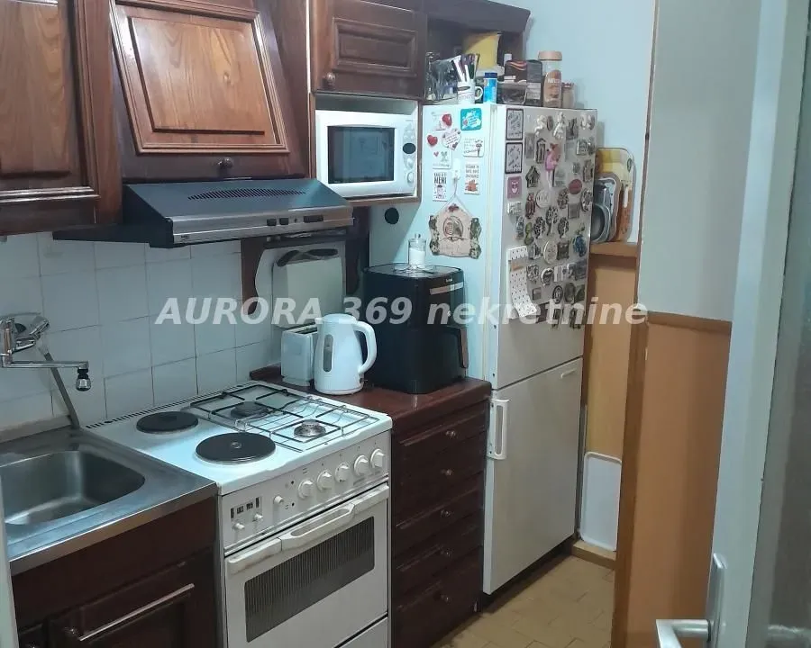 Prodaja, četvorosoban stan, 65m², Novo naselje, Novi Sad