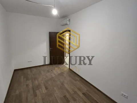 Izdavanje, trosoban stan, 81m², Vezirov Most, Podgorica - image 9