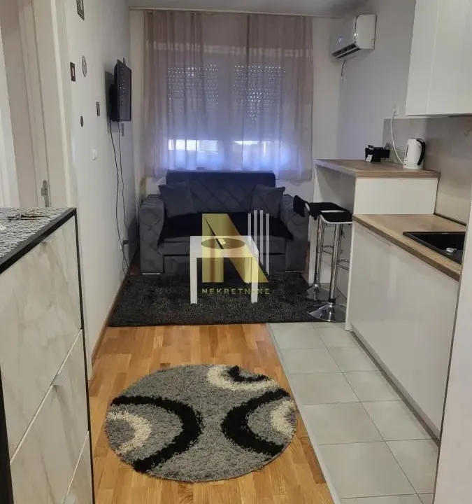 Prodaja, jednosoban stan, 30m², Salajka, Novi Sad Sve Podlokacije