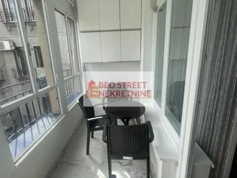 Izdavanje, četvorosoban stan, 110m², Savski Venac, Beograd - image 6