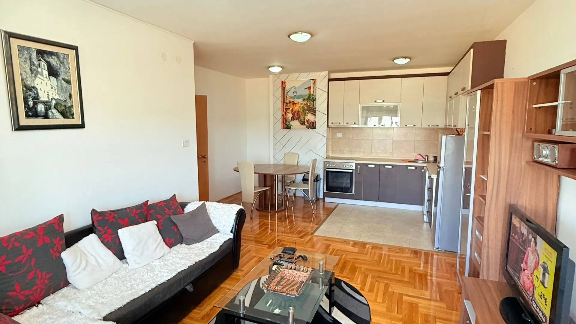 Izdavanje, dvosoban stan, 60m², City Kvart, Podgorica