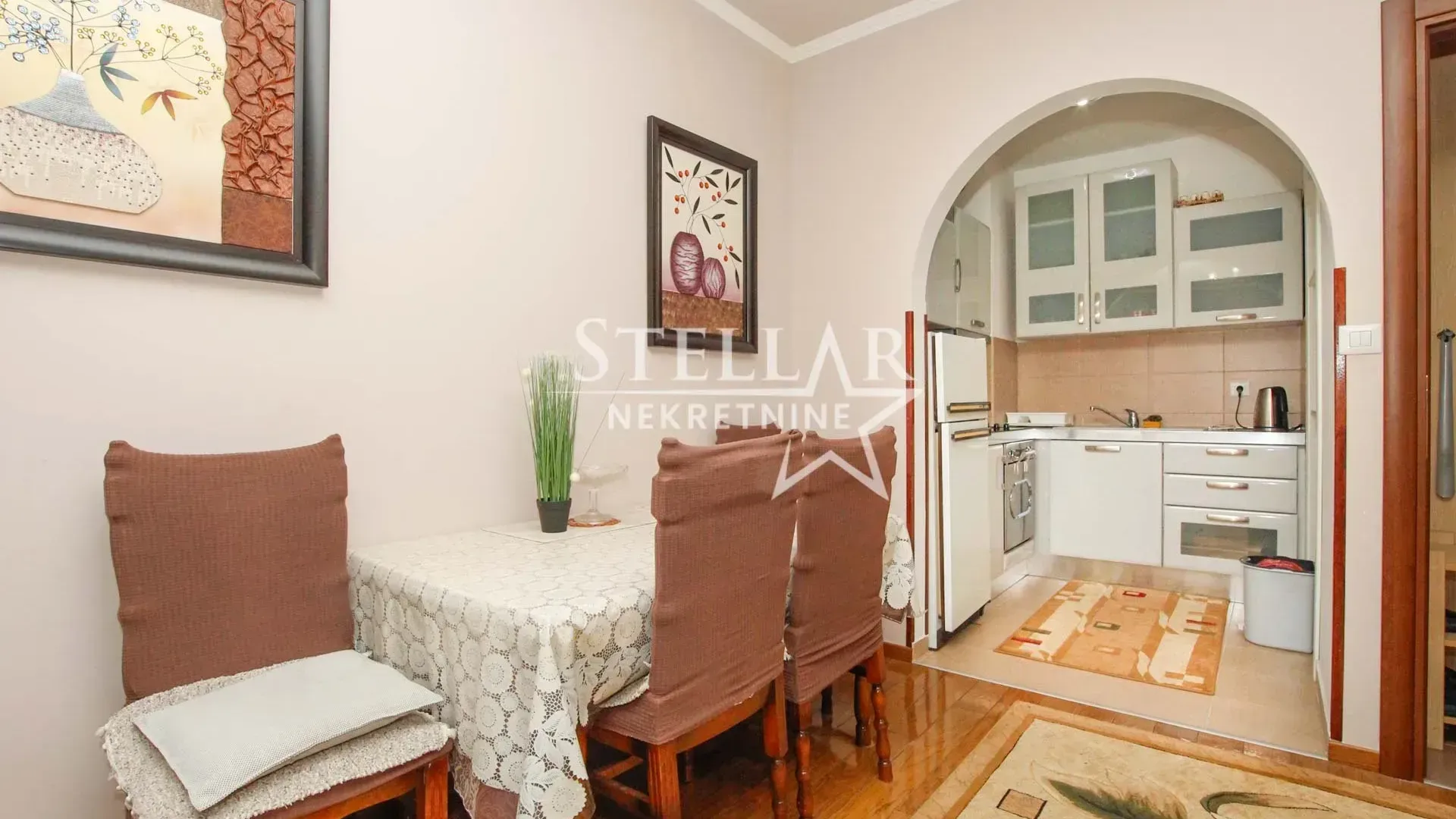 Izdavanje, jednosoban stan, 45m², Stara Varoš, Podgorica