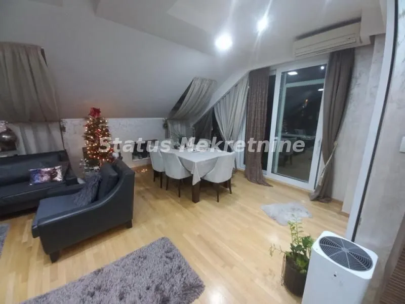 Prodaja, četvorosoban stan, 135m², Centar, Novi Sad