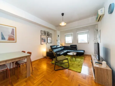 Izdavanje, jednosoban stan, 52m², City Kvart, Podgorica - image 2