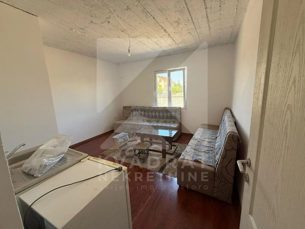 Izdavanje, kuća, 180m², Tuzi, Podgorica