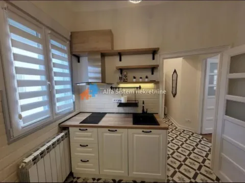 Izdavanje, trosoban stan, 68m², Stari Grad, Beograd - image 2