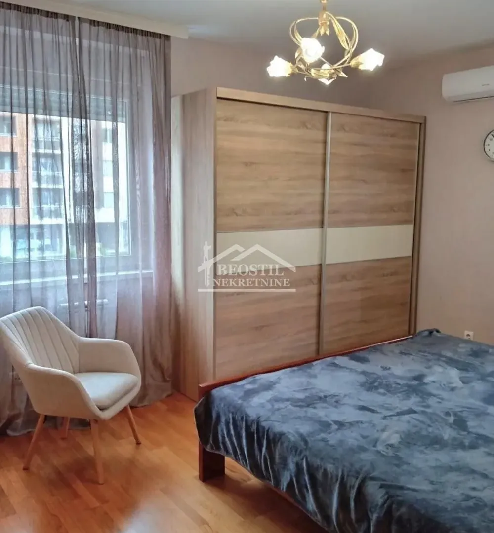 Prodaja, trosoban stan, 81m², Novi Beograd Sve Podlokacije, Beograd