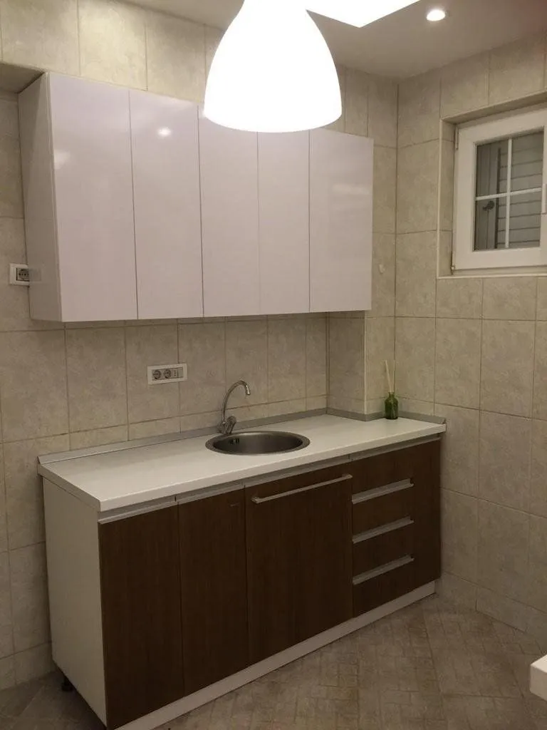 Izdavanje, kuća, 320m², Gornja Gorica, Podgorica
