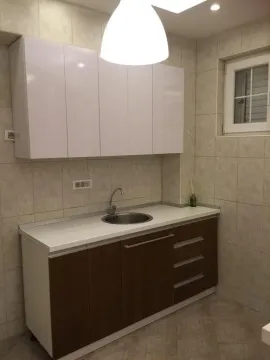 Izdavanje, kuća, 320m², Gornja Gorica, Podgorica - image 9