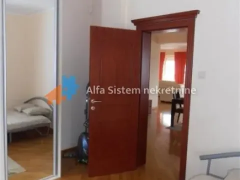 Izdavanje, trosoban stan, 130m², Savski Venac, Beograd - image 4