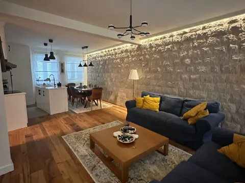 Rent, two bedroom apartment, 80m², Stari Grad, Budva - image 2