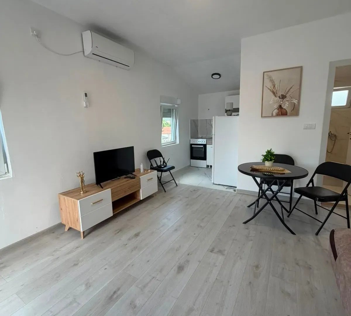 Rent, studio apartment, 36m², Radanovići, Kotor