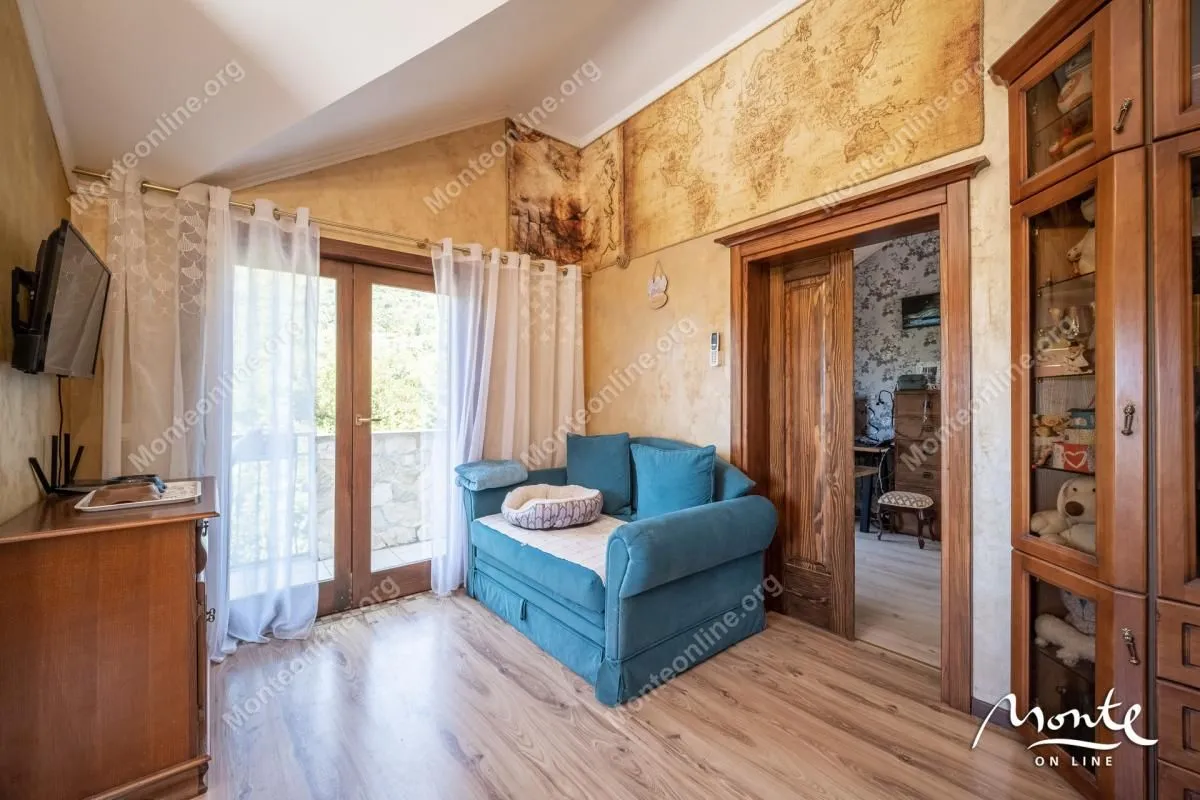 Prodaja, kuća, 130m², Tivat, Crna Gora