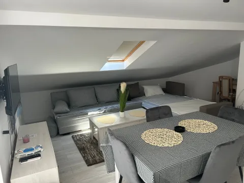 Rent, two bedroom apartment, 68m², Đenovići, Herceg Novi - image 2