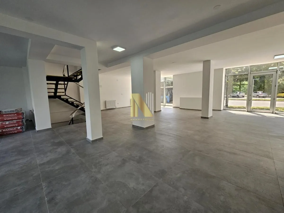 Rent, office space, 350m², Bulevar patrijarha Pavla, Novi Sad Sve Podlokacije
