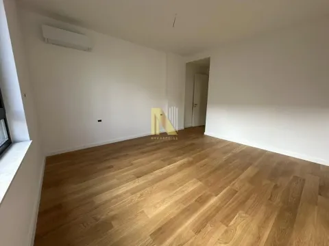 Izdavanje, poslovni prostor, 126m², Novi Sad, Srbija - image 14