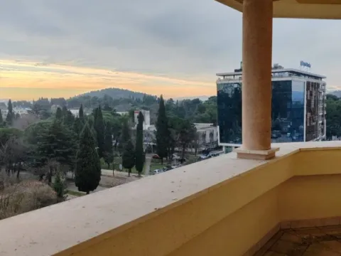 Prodaja, petosoban stan, 355m², Preko Morače, Podgorica - image 5