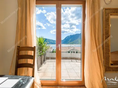 Sale, three bedroom apartment, 130m², Risan, Kotor - image 27