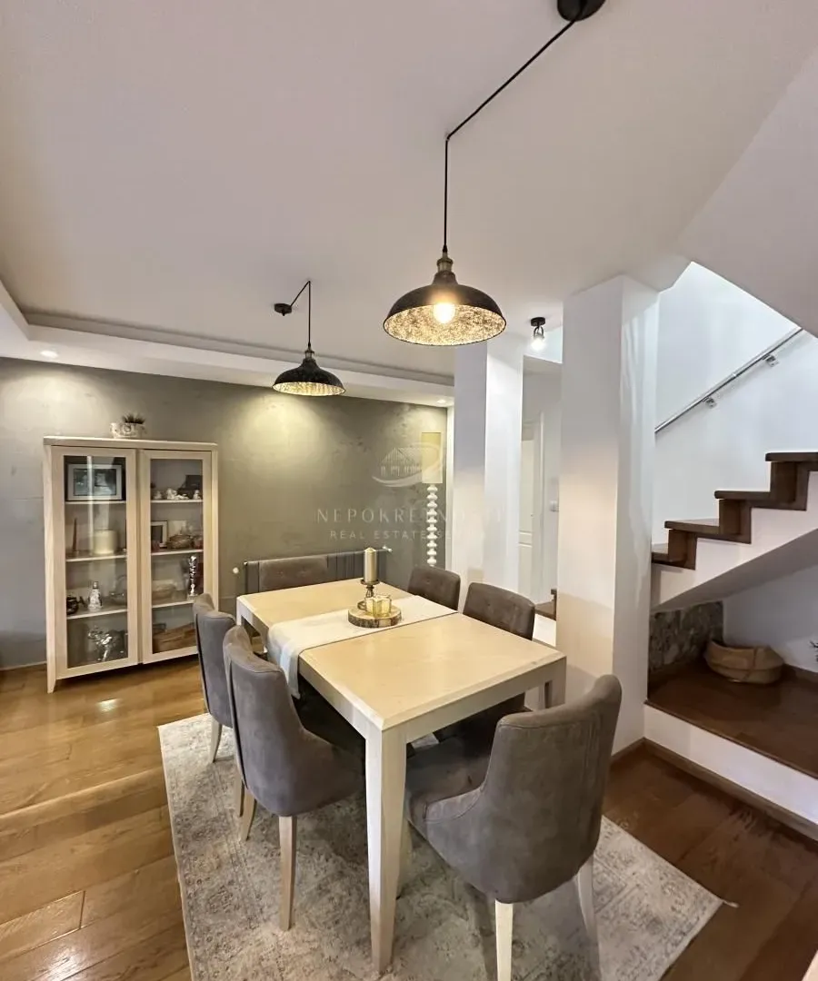 Sale, house, 300m², Lekino Brdo, Voždovac Sve Podlokacije