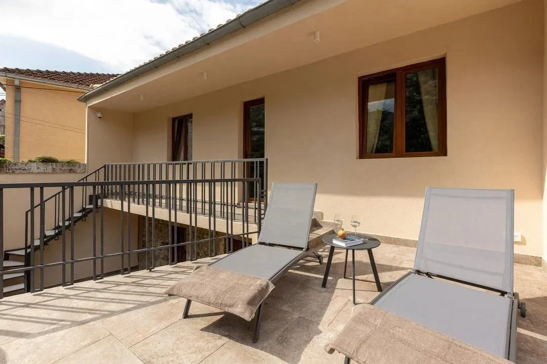 Prodaja, kuća, 110m², Škaljari, Kotor