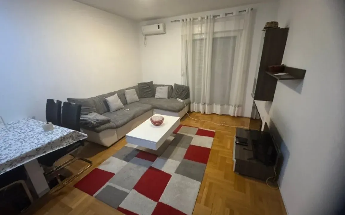 Izdavanje, jednosoban stan, 45m², Stari Aerodrom, Podgorica
